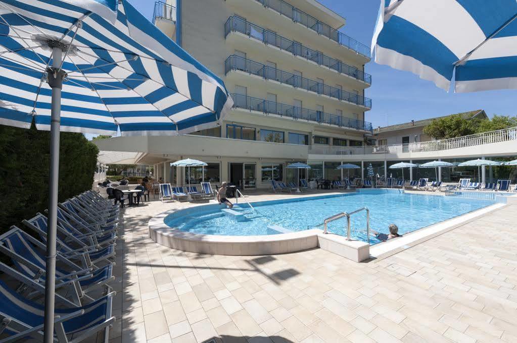 Hotel Miami Lido di Jesolo Exterior foto